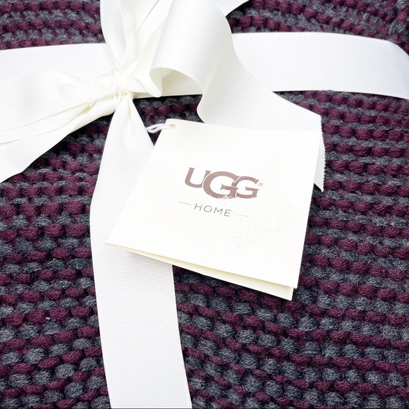 Ugg Snow Creek Pom Pom Throw Blanket Purple Gray - Picture 6 of 8